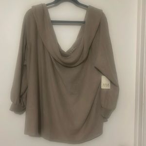 Gorgeous ANA 3x sweater! Soft and cozy, on or off shoulder.